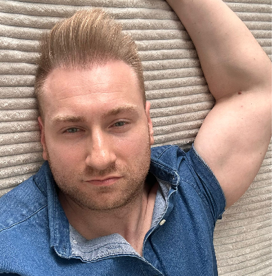 Hot-Masseur-Next-Door